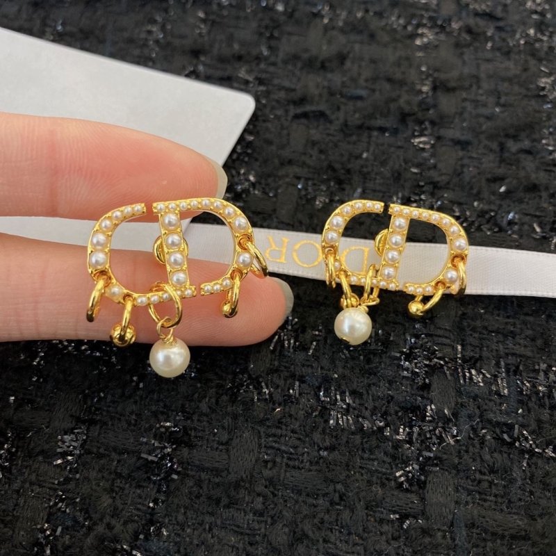 chr1st1an D10r earrings
